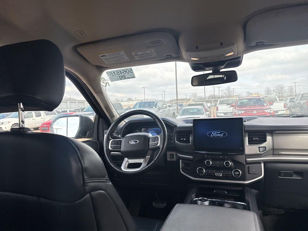 used 2024 Ford Expedition car, priced at $40,995