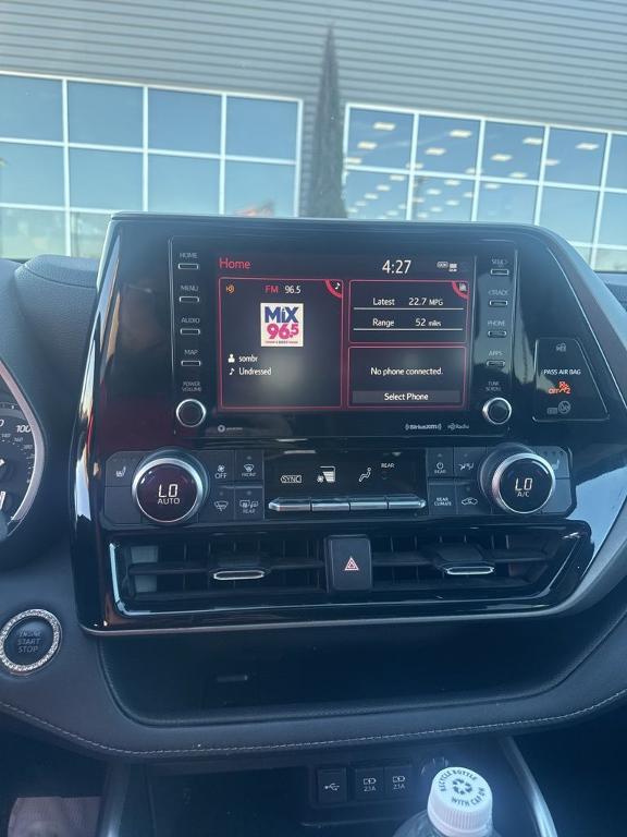 used 2021 Toyota Highlander car, priced at $26,995