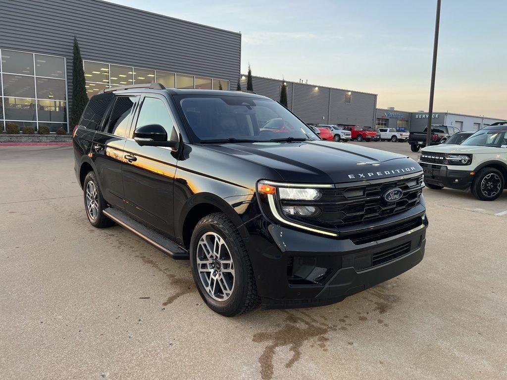 used 2025 Ford Expedition car, priced at $59,995