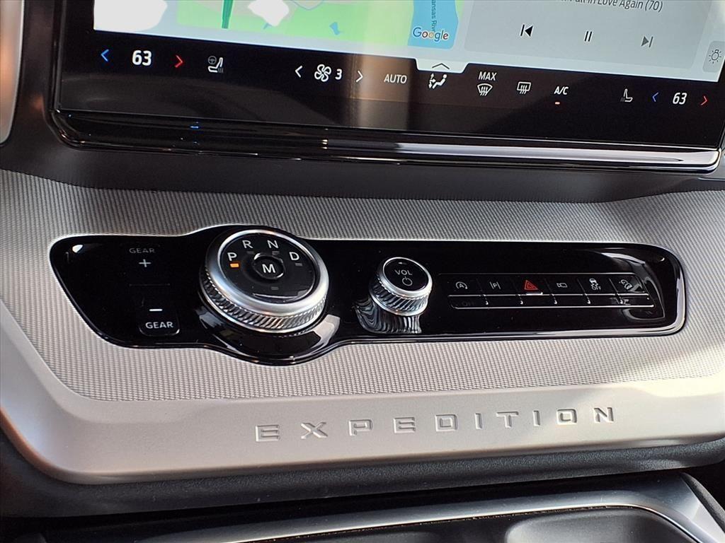 used 2025 Ford Expedition car, priced at $59,295