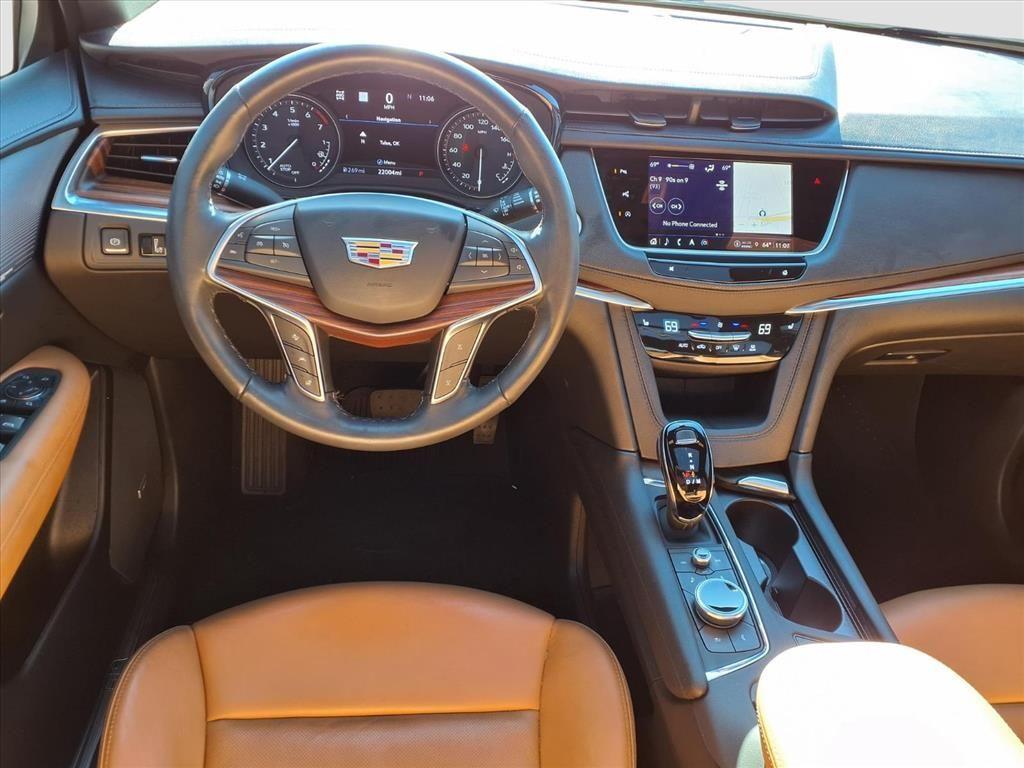 used 2024 Cadillac XT5 car, priced at $37,888