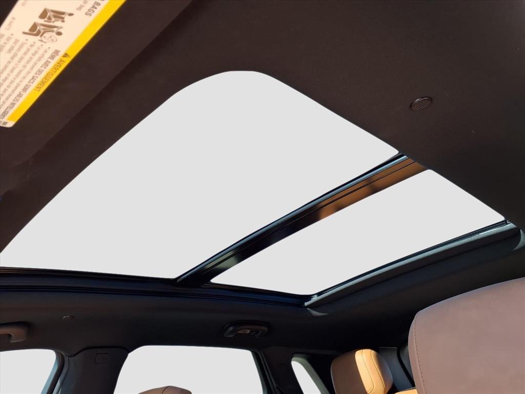 used 2024 Cadillac XT5 car, priced at $37,888