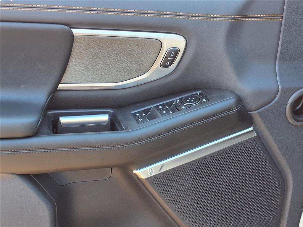 new 2025 Ford Expedition car, priced at $78,427