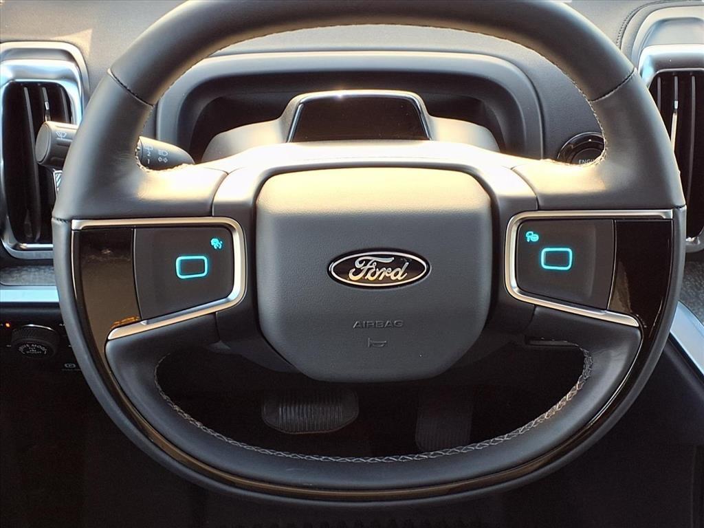 new 2025 Ford Expedition car, priced at $78,427