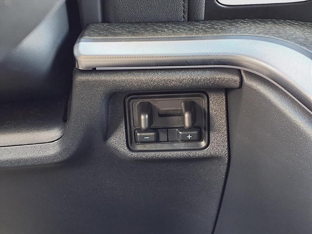 new 2025 Ford Expedition car, priced at $78,427