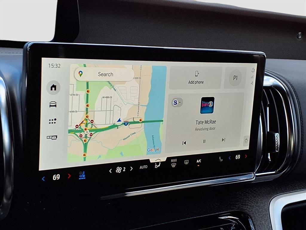 new 2025 Ford Expedition car, priced at $78,427