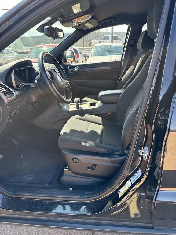 used 2015 Jeep Grand Cherokee car, priced at $12,495