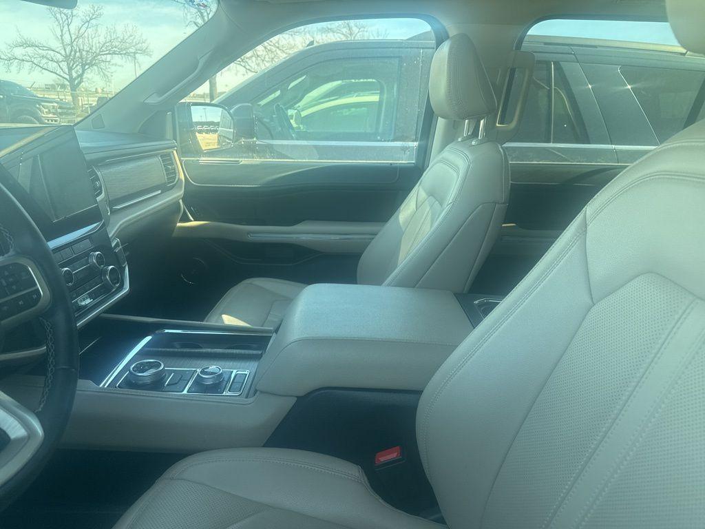 used 2024 Ford Expedition car, priced at $39,995