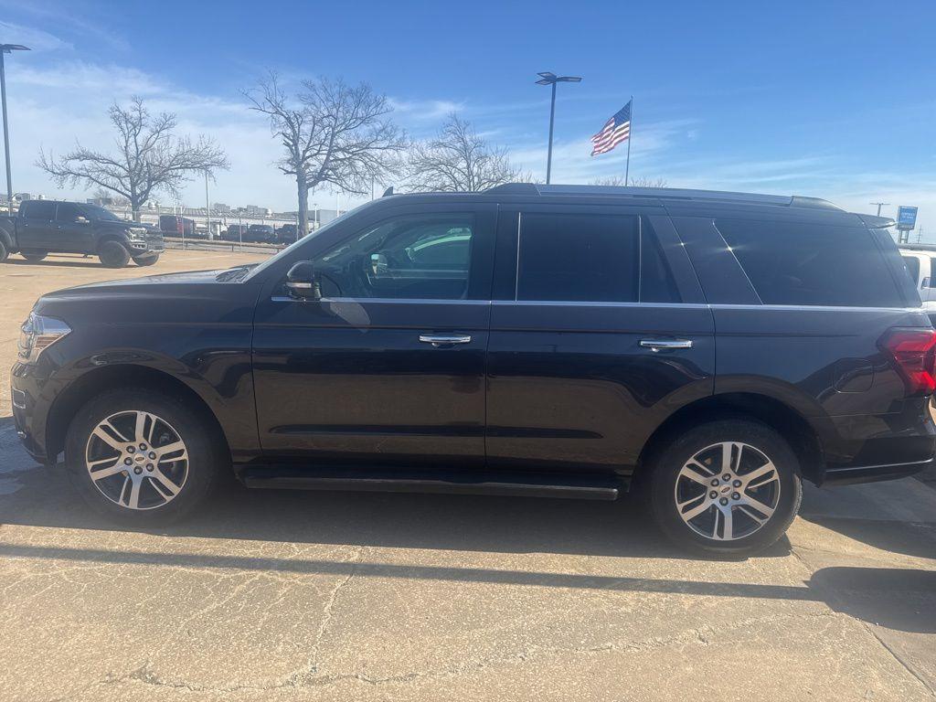 used 2024 Ford Expedition car, priced at $39,995