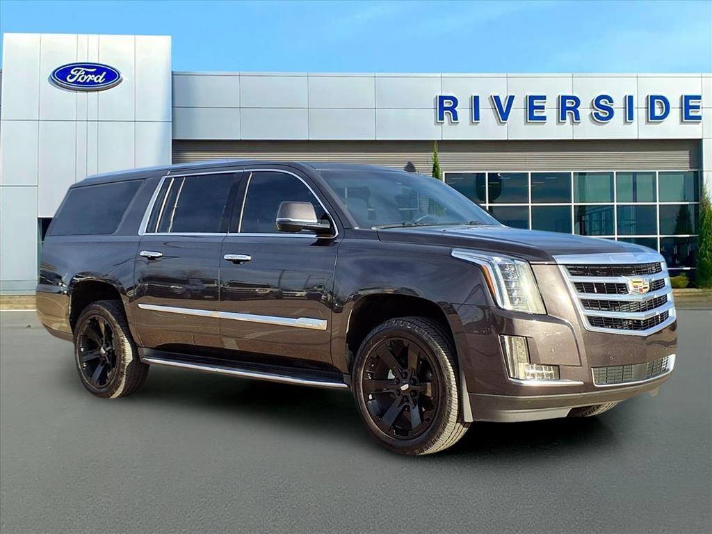 used 2015 Cadillac Escalade ESV car, priced at $18,895