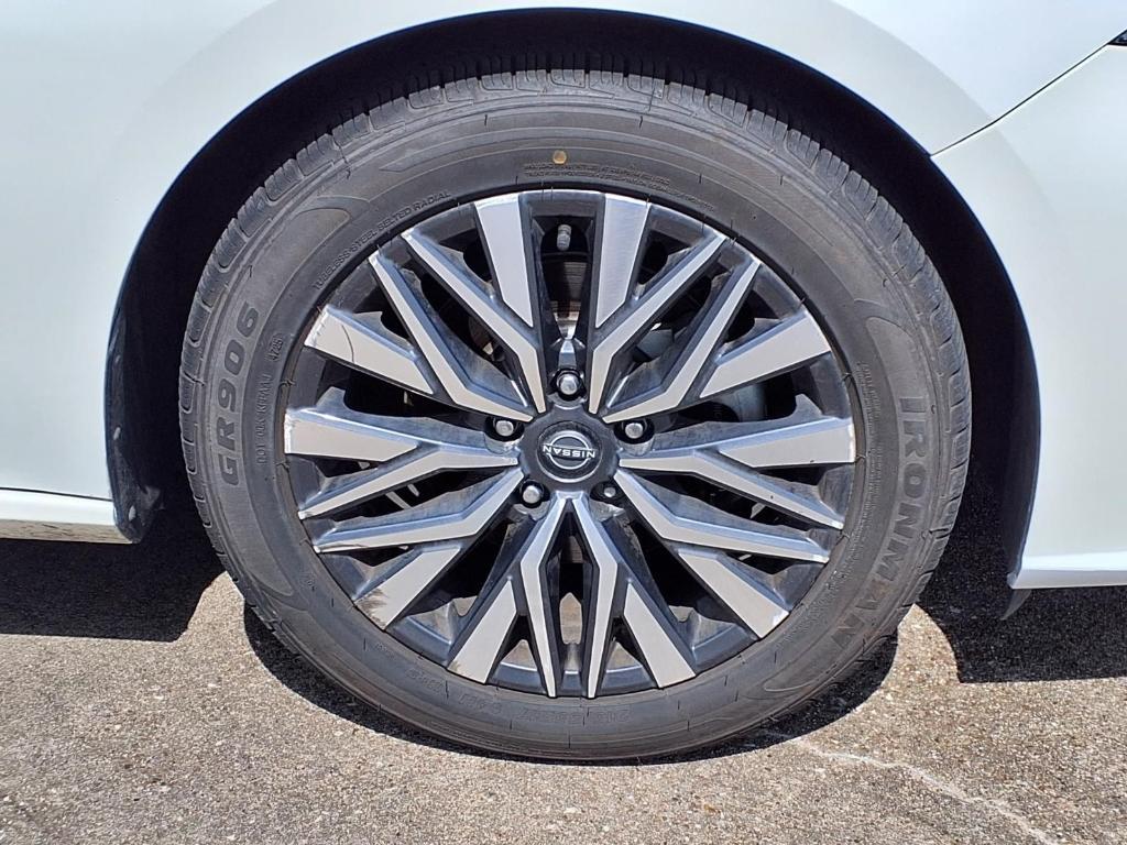 used 2023 Nissan Altima car, priced at $19,995
