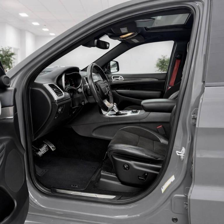 used 2019 Jeep Grand Cherokee car, priced at $37,995