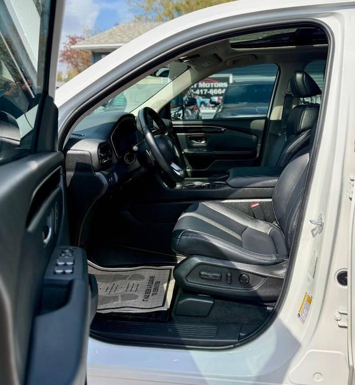 used 2023 Honda Pilot car, priced at $29,995