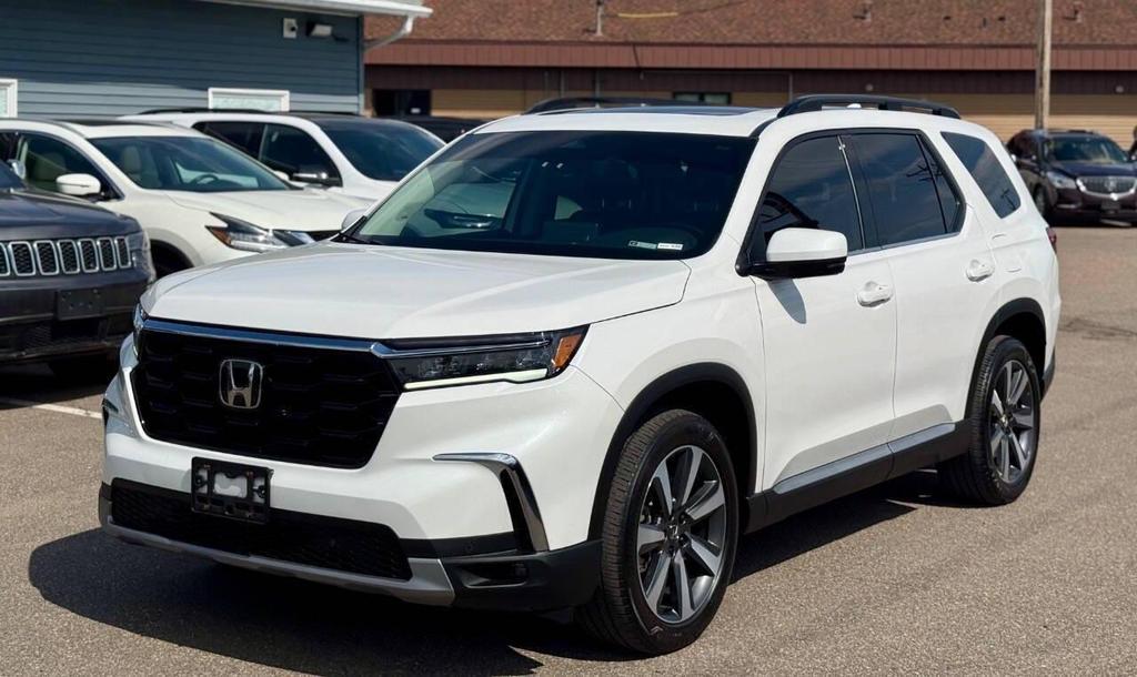 used 2023 Honda Pilot car, priced at $29,995