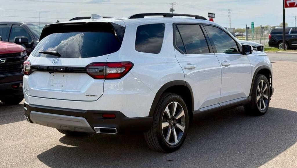 used 2023 Honda Pilot car, priced at $29,995