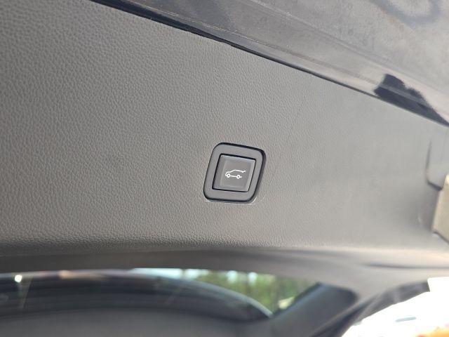 used 2022 Chevrolet Traverse car, priced at $34,000