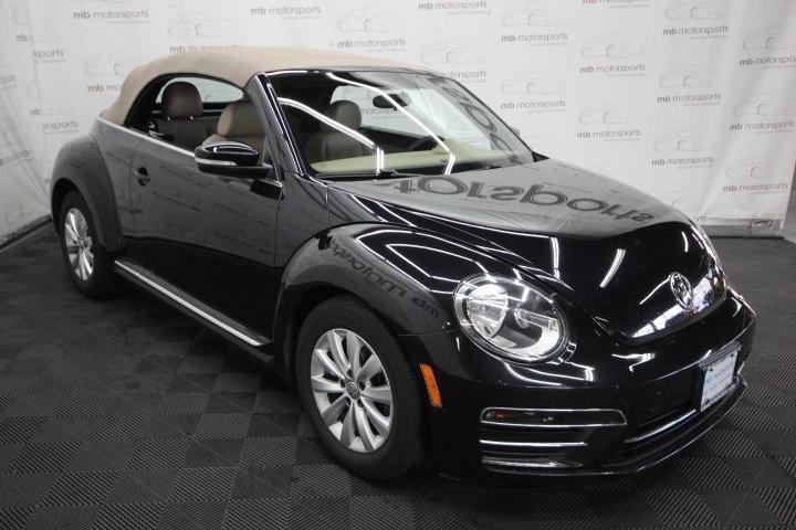 2019 Deep Black Pearl w/ Beige Top Volkswagen Beetle
