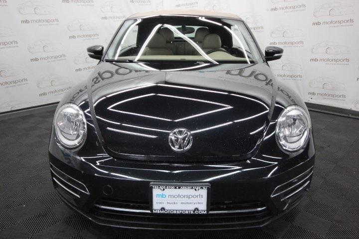 2019 Deep Black Pearl w/ Beige Top Volkswagen Beetle