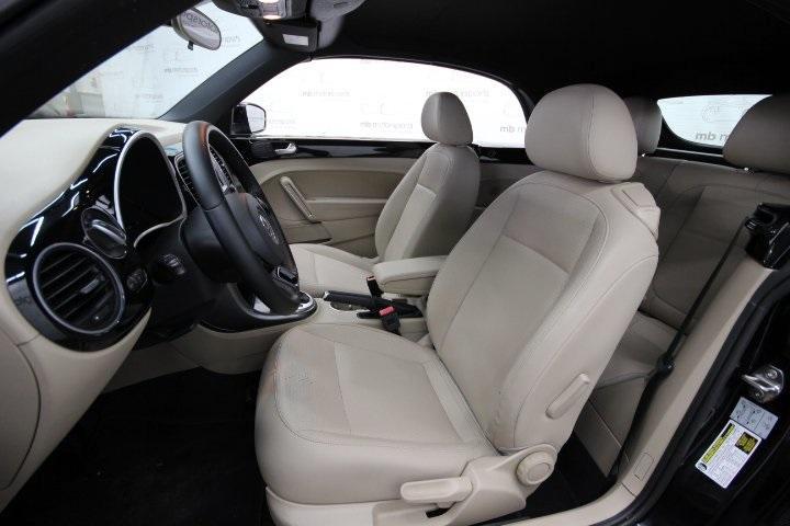 2019 Deep Black Pearl w/ Beige Top Volkswagen Beetle