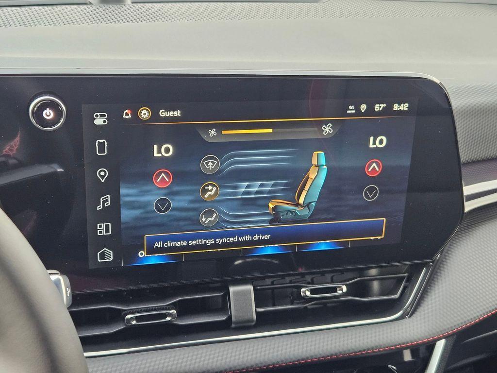 new 2026 Chevrolet Equinox car, priced at $33,472