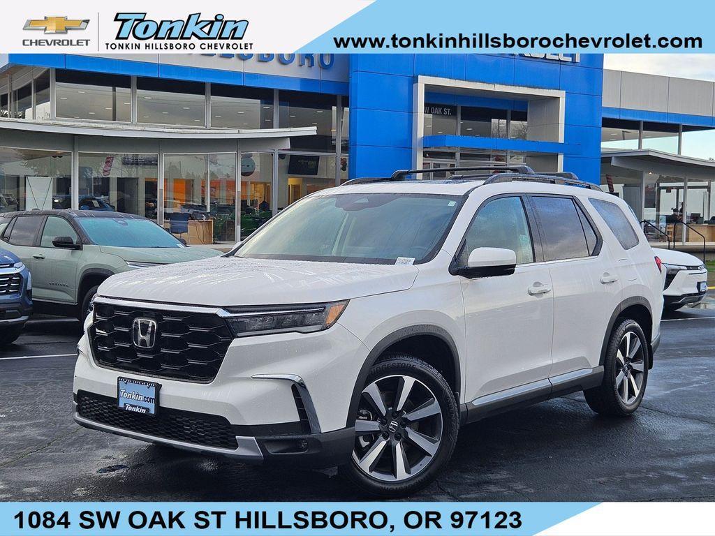 used 2023 Honda Pilot car, priced at $41,597