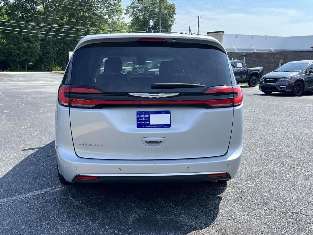 used 2024 Chrysler Pacifica car, priced at $25,903