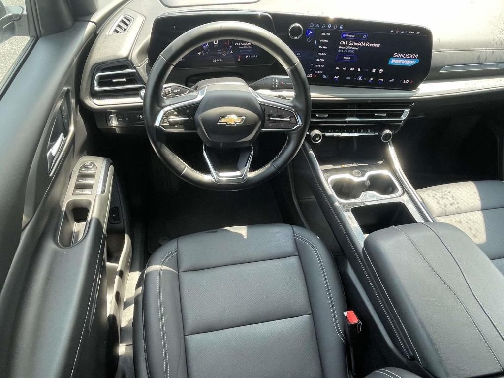 used 2025 Chevrolet Traverse car, priced at $36,720