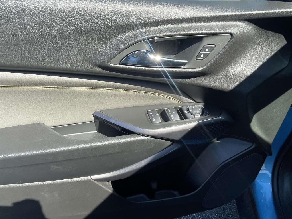 used 2025 Chevrolet Trax car