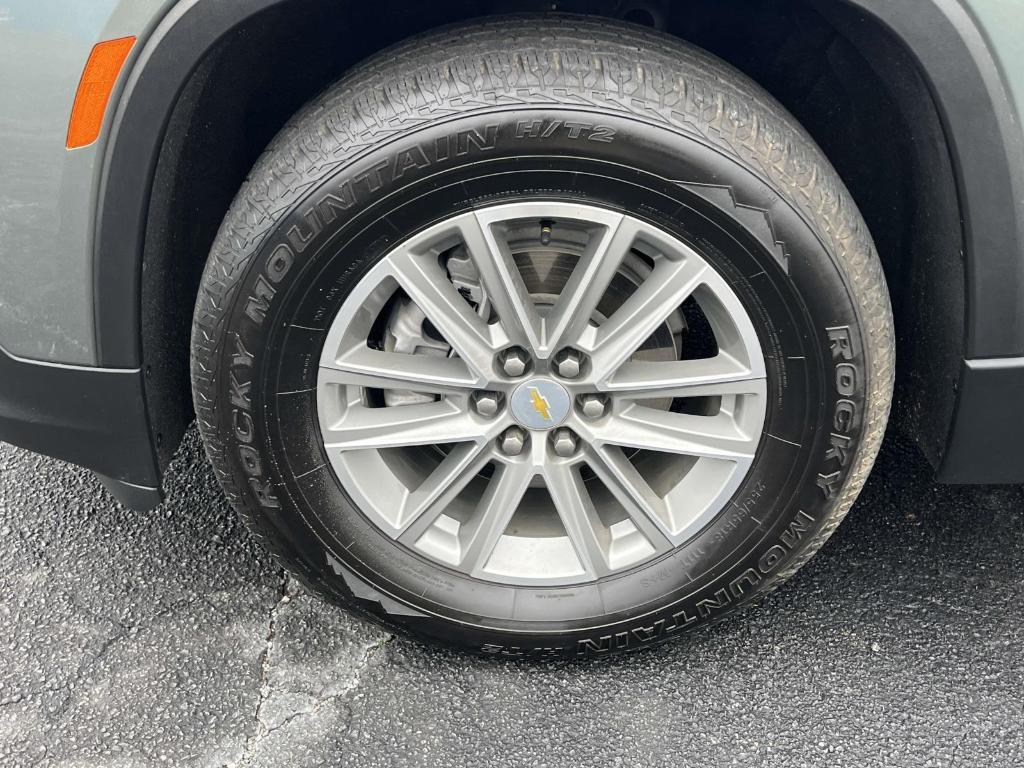 used 2022 Chevrolet Traverse car, priced at $25,192