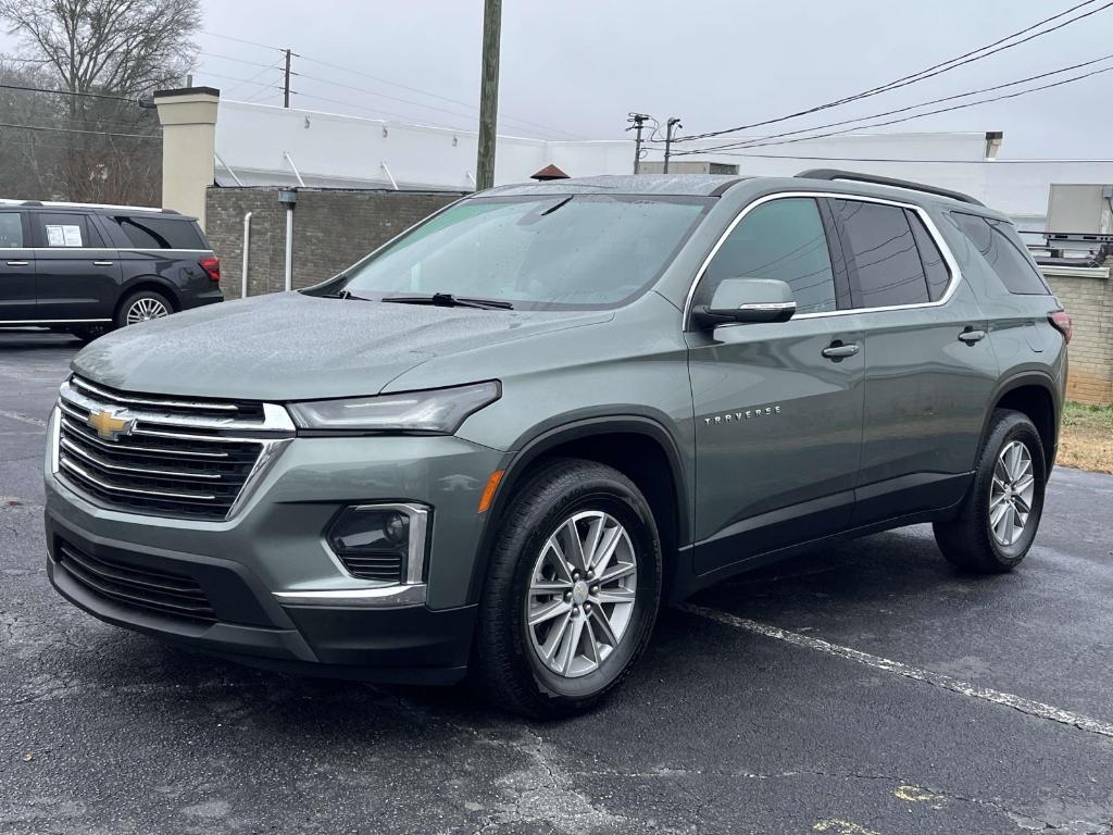 used 2022 Chevrolet Traverse car, priced at $25,192