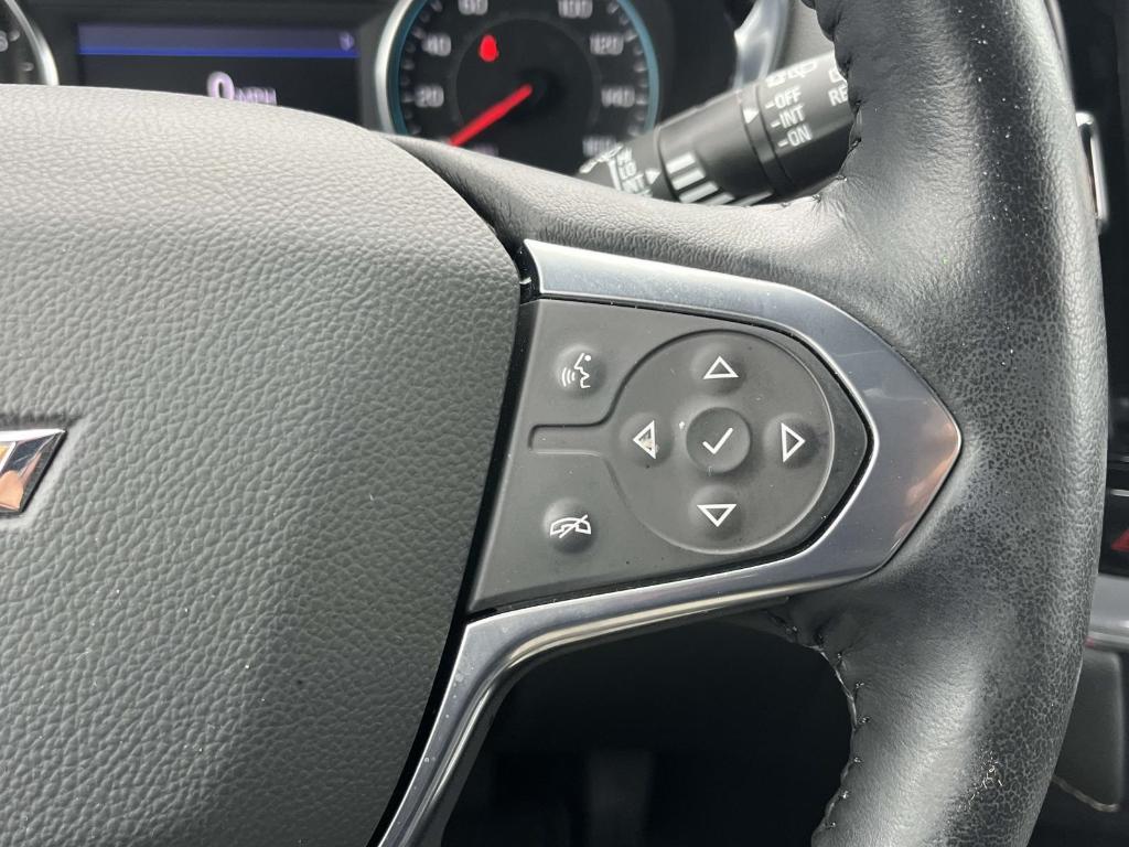 used 2022 Chevrolet Traverse car, priced at $25,192