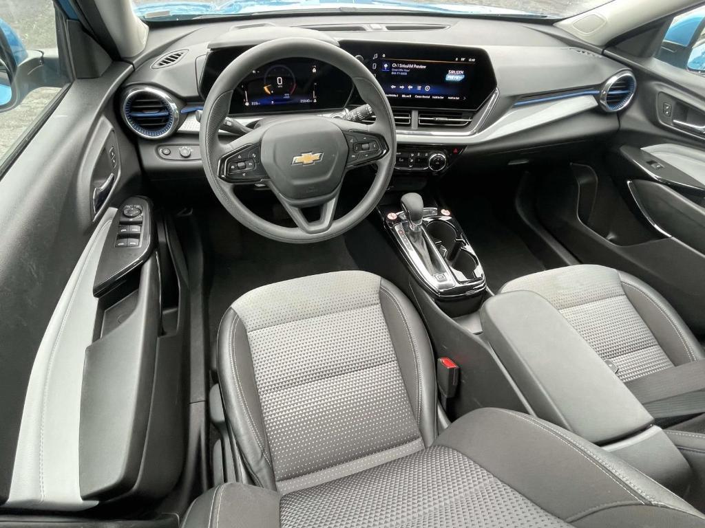used 2025 Chevrolet Trax car, priced at $22,990