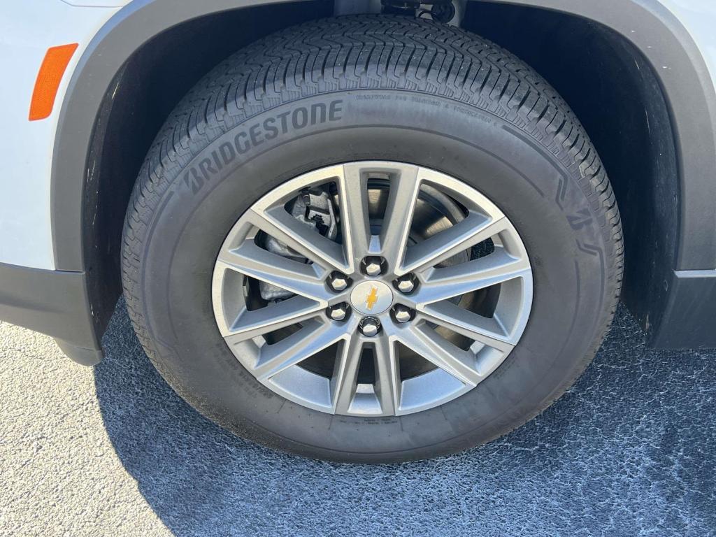 used 2023 Chevrolet Traverse car, priced at $31,661