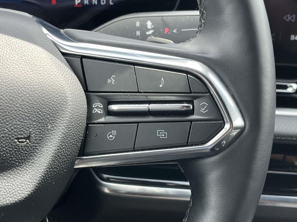 used 2025 Chevrolet Equinox car, priced at $27,635