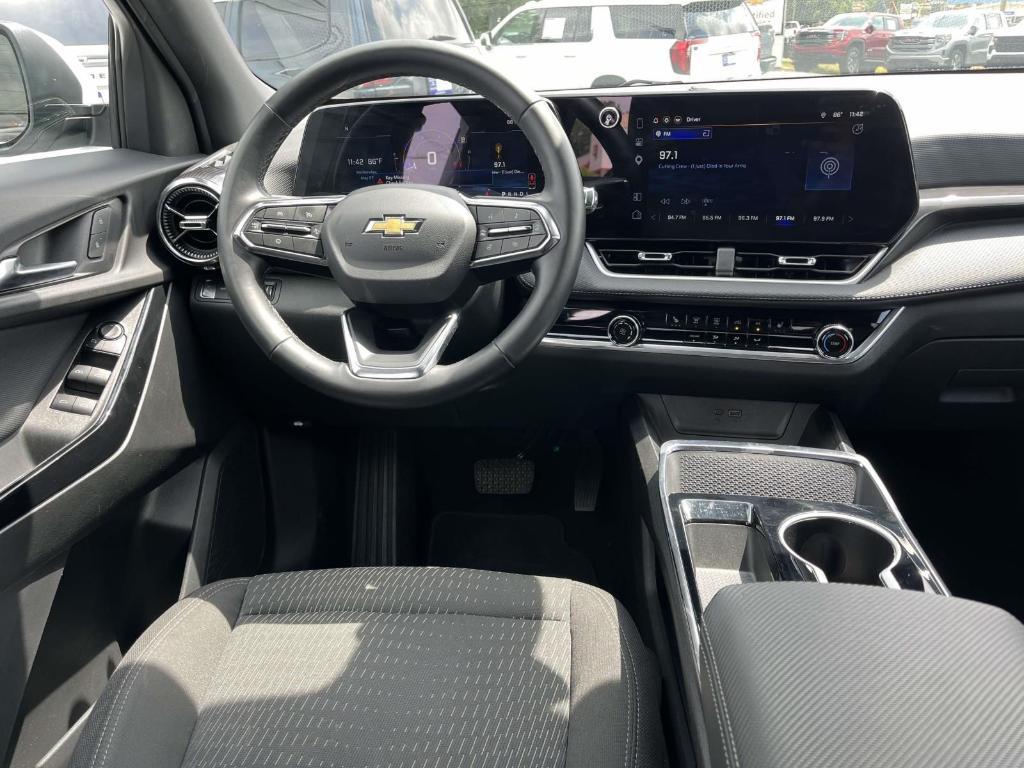 used 2025 Chevrolet Equinox car, priced at $27,635