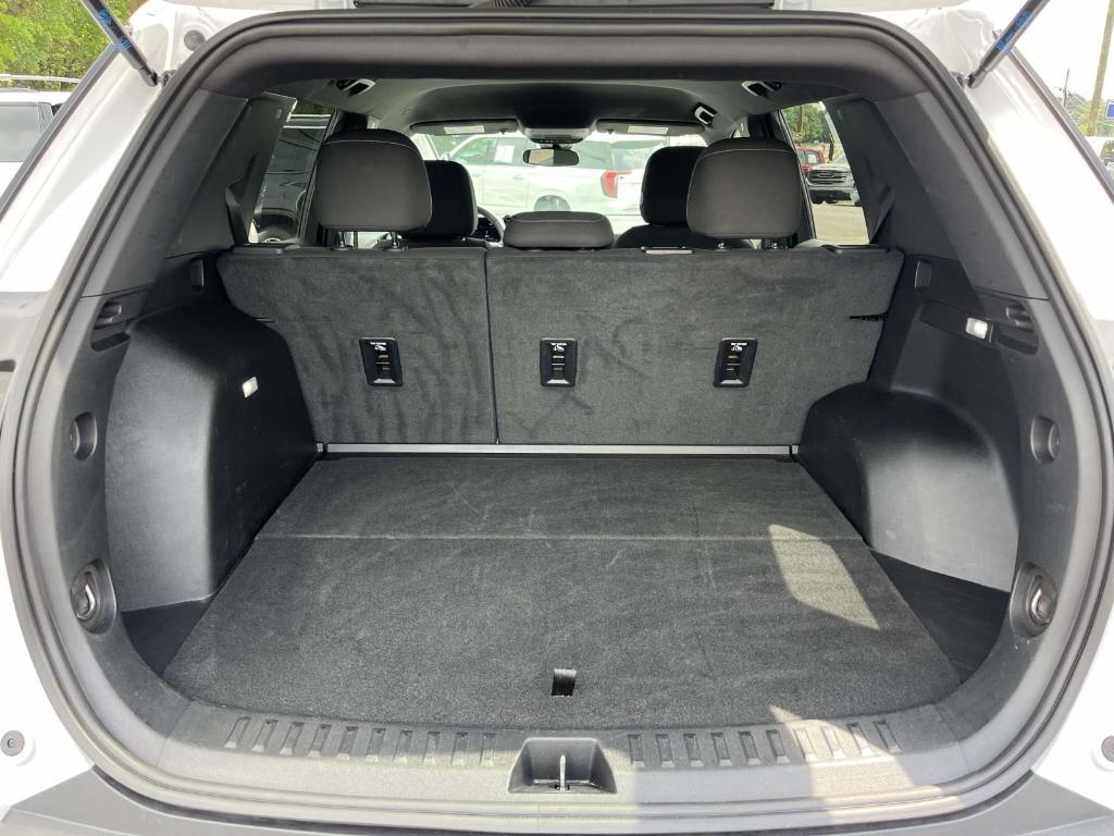 used 2025 Chevrolet Equinox car, priced at $27,635