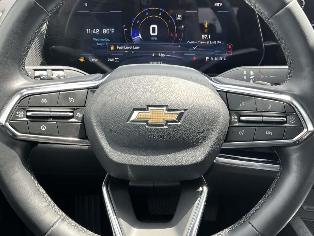 used 2025 Chevrolet Equinox car, priced at $27,635