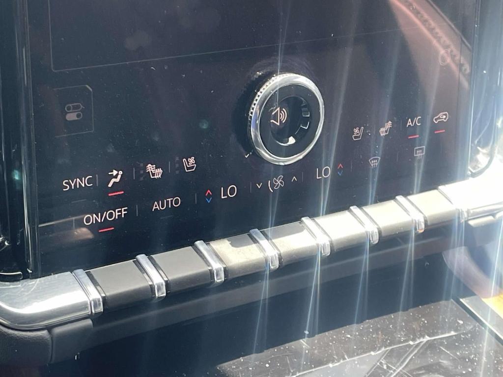 used 2025 GMC Yukon XL car, priced at $71,086
