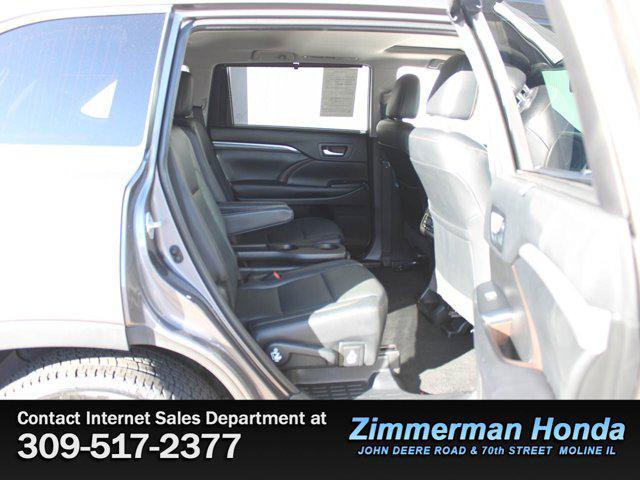 used 2019 Toyota Highlander car, priced at $19,995