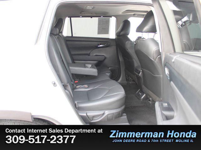 used 2020 Toyota Highlander car, priced at $25,891