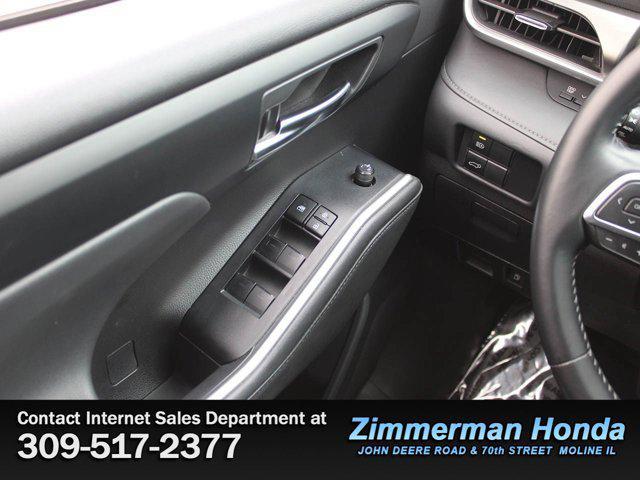 used 2020 Toyota Highlander car, priced at $25,891