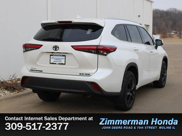 used 2020 Toyota Highlander car, priced at $25,891