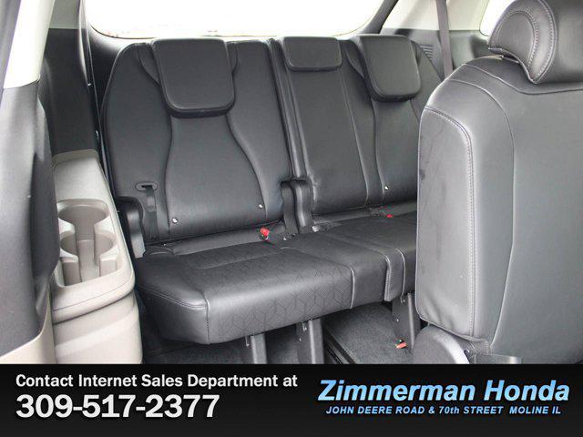used 2025 Kia Carnival car, priced at $32,372