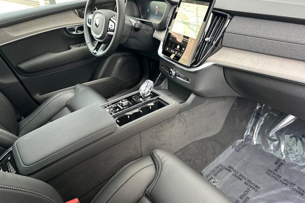 new 2026 Volvo XC90 Plug-In Hybrid car, priced at $86,870