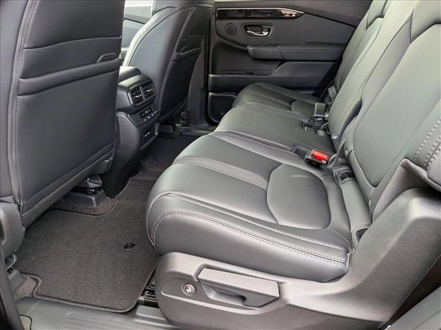 new 2025 Honda Pilot car, priced at $43,950