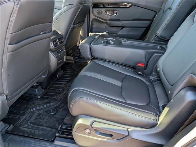 new 2025 Honda Pilot car, priced at $52,280