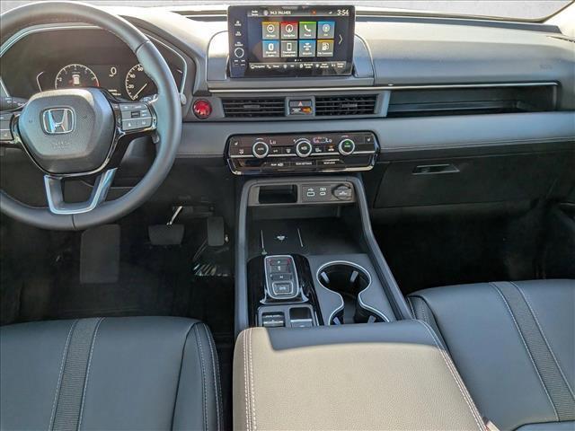 new 2025 Honda Pilot car, priced at $52,280