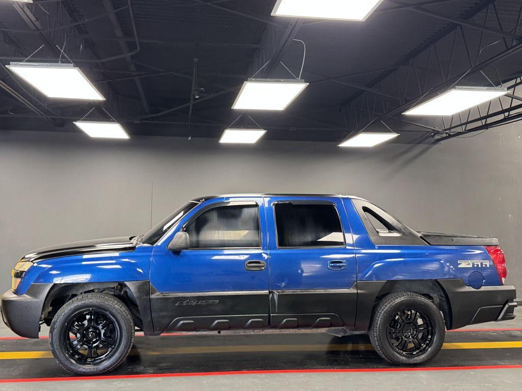 used 2003 Chevrolet Avalanche car, priced at $5,999