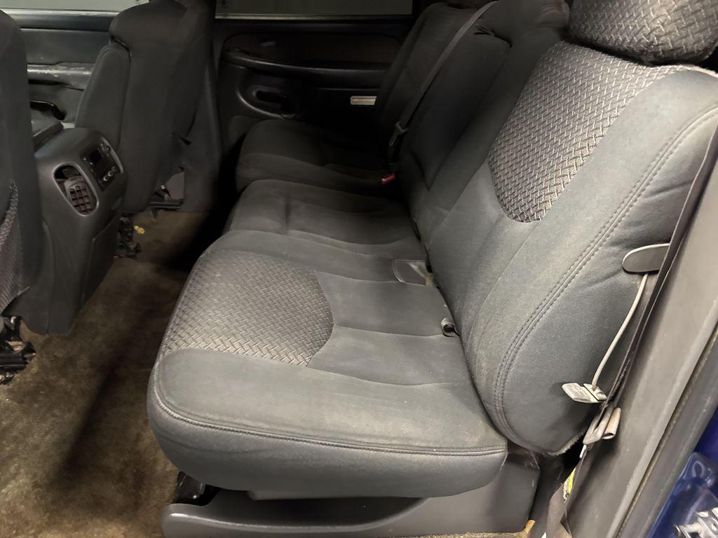 used 2003 Chevrolet Avalanche car, priced at $5,999