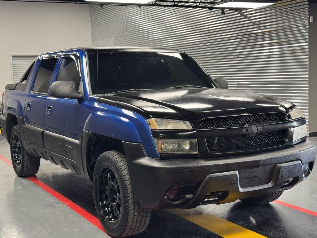 used 2003 Chevrolet Avalanche car, priced at $5,999